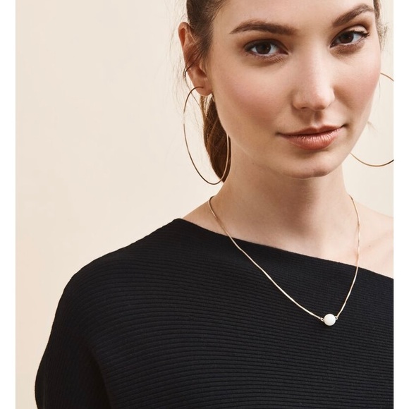 Red Dynamite Off-the-shoulder sweater - Picture 4 of 5